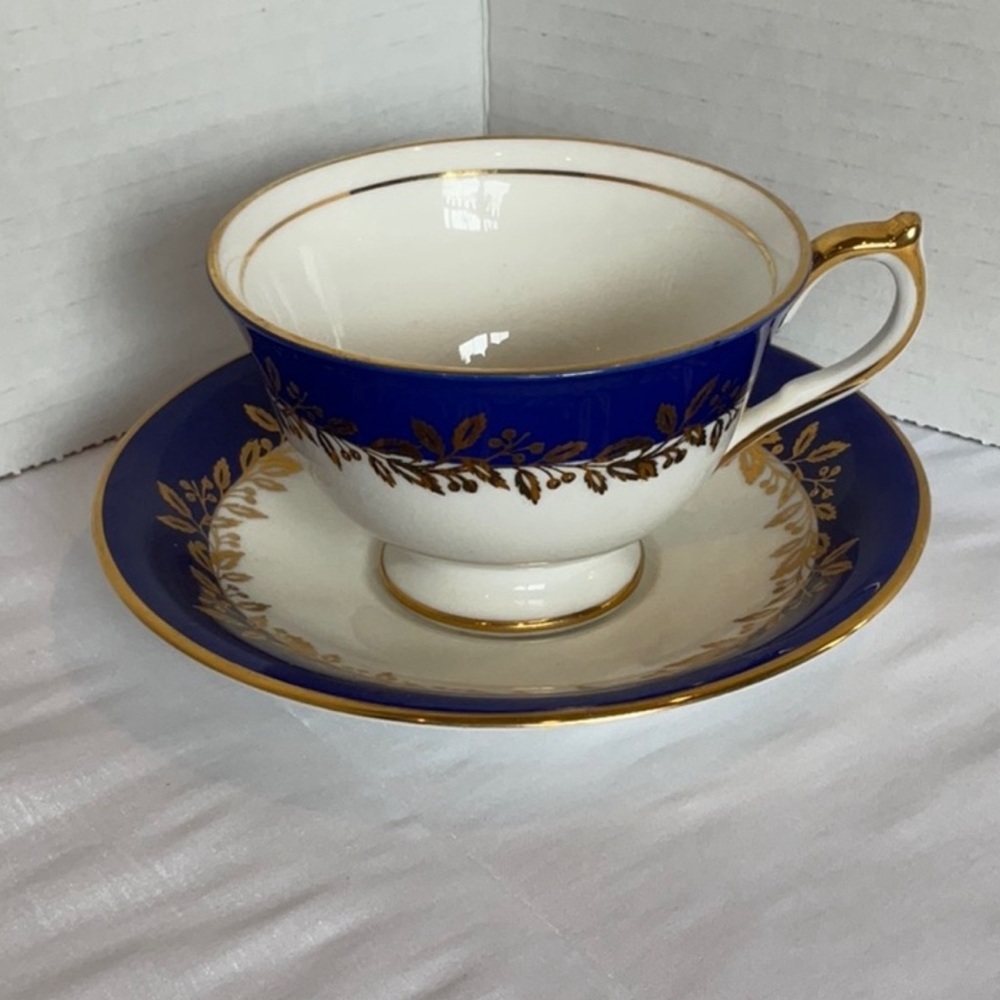 Vintage Aynsley England Tea Cup & Saucer.